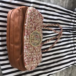 Henri Bendel wristlet/clutch